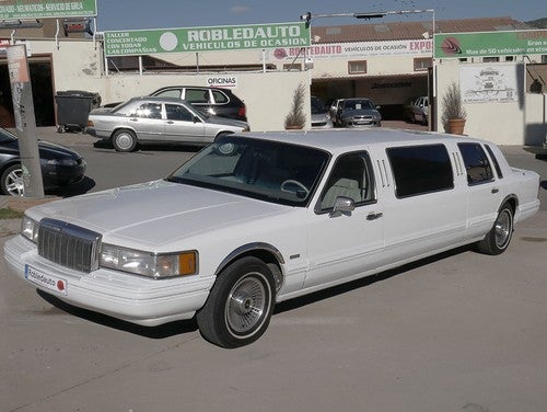 Ford Lincoln Town Car 