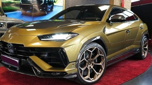 LAMBORGHINI Urus Performante