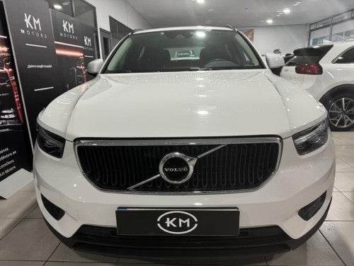 VOLVO XC40 T2 Momentum Core