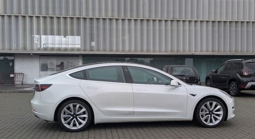 TESLA Model 3 Long-Range RWD