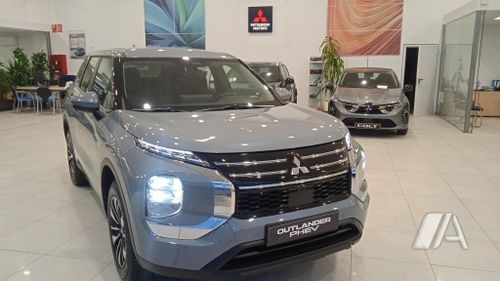 Mitsubishi Outlander PHEV Motion 4WD 2026