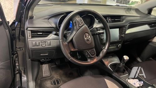 Toyota Avensis 150D Executive 2016, foto 1
