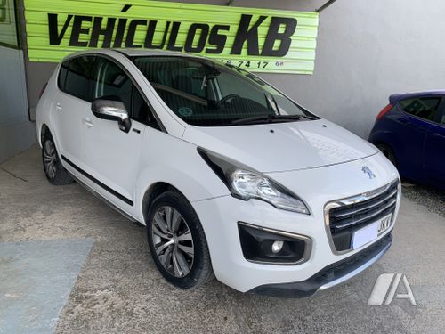 Peugeot 3008 1.2 Pure Tech S&S Access 2015