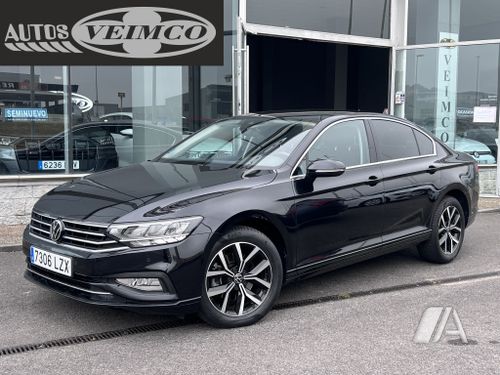 Volkswagen Passat Variant Executive 2.0 TDI 2022, foto 1