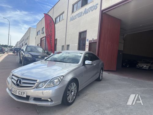 Mercedes-Benz Clase E E 250 COUPE CGI BE (C207) 2010, foto 1