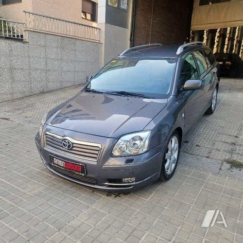 Toyota Avensis Wagon 2.0 VVT-i Executive 2004, foto 1
