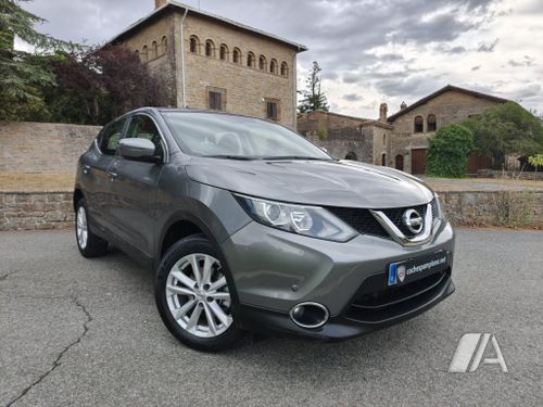 Nissan Qashqai 1.2i DIG-T Acenta 4x2 2015, foto 1