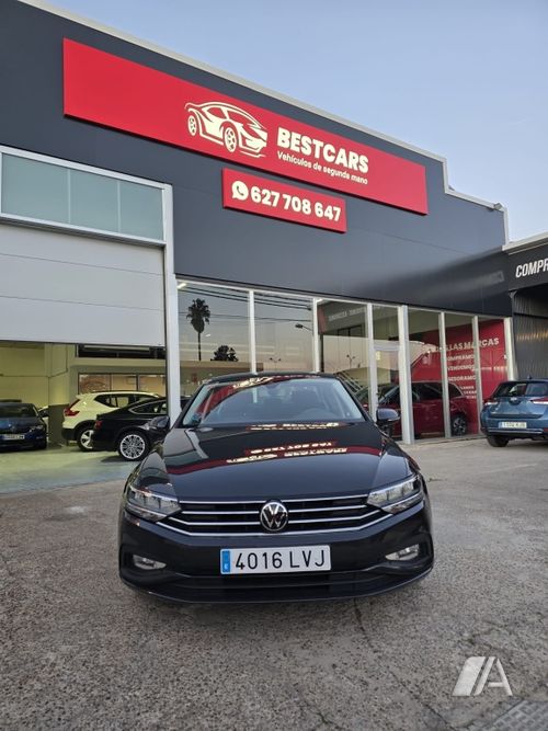Volkswagen Passat Variant 2.0 TDI DSG 2022, foto 1
