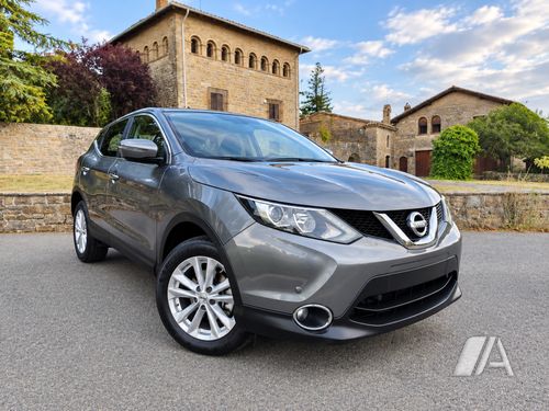 Nissan Qashqai 1.2i DIG-T Acenta 4x2 2015, foto 1