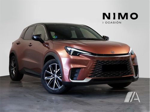Lexus LBX EMOTION 2025
