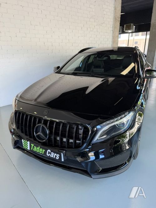 Mercedes-Benz GLA 180 7G-DCT AMG Line 7G-DCT (2016) X156 2016