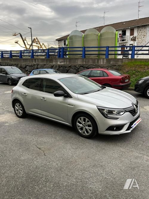 Renault Mégane Life Blue dCi -SS 2019, foto 1