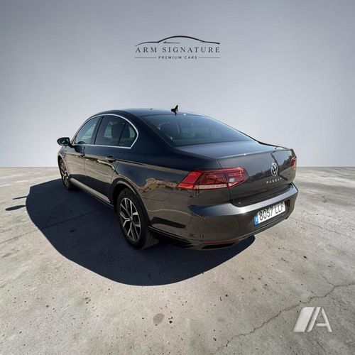 Volkswagen Passat VARIANT EXECUTIVE 2.0 2020, foto 1