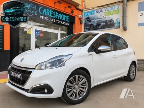 Peugeot 208 1.2 5P Signature PureTech S&S MAN 5 Vel. 2019