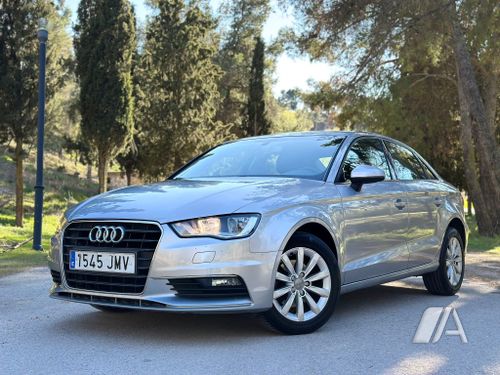 Audi A3 Sedán 1.6 TDI CD Attraction 2016, foto 1