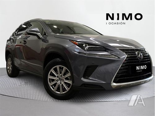 Lexus NX 300h Business 2WD 2017