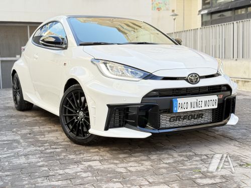 Toyota Yaris 2025, foto 1