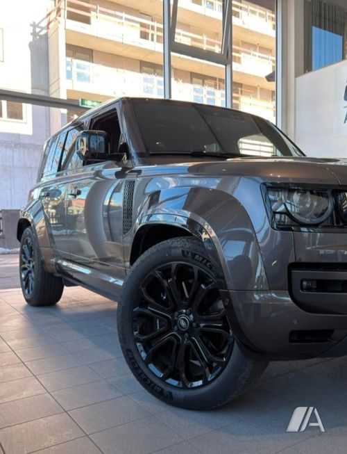 Land Rover Defender 110 4.4 V8 AWD Auto MHEV OCTA 2025, foto 1
