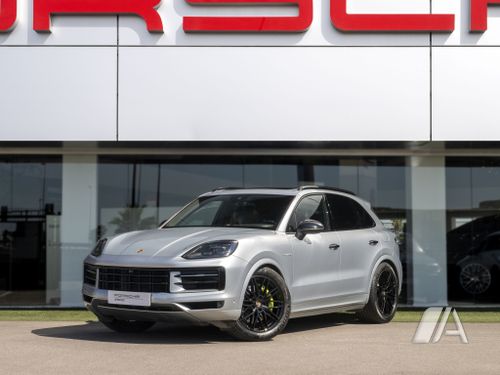 Porsche Cayenne 2023, foto 1