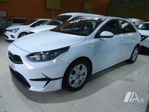 Kia cee'd f/l 5p 1.0 T-GDi Concept 2023, foto 1