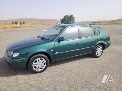 Toyota Auris 2000, foto 1