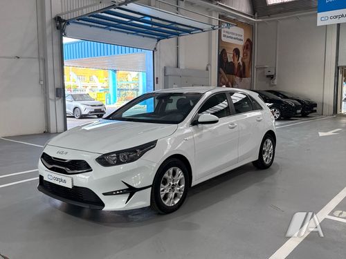 Kia cee'd 1.0 T-GDI Drive 2022, foto 1