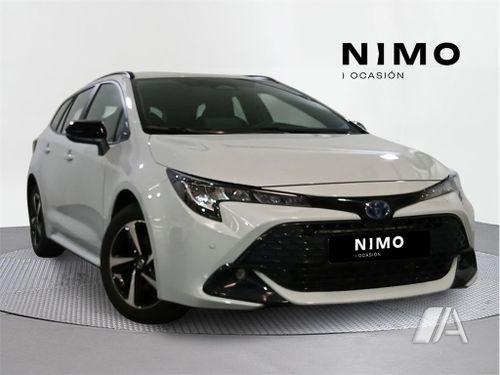 Toyota Auris 2025, foto 1