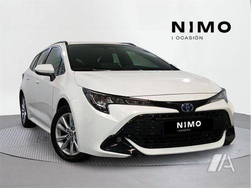 Toyota Auris 2025, foto 1