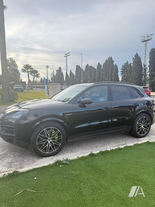 Porsche Cayenne 2024