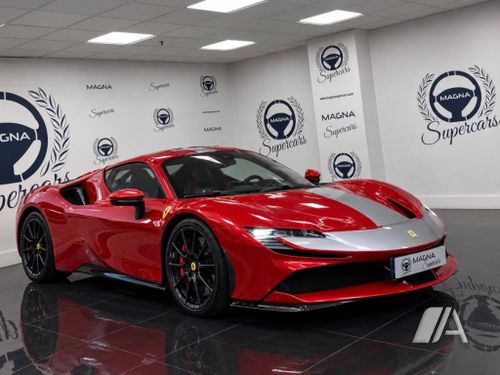 Ferrari SF90 Stradale Coupé 2023, foto 1