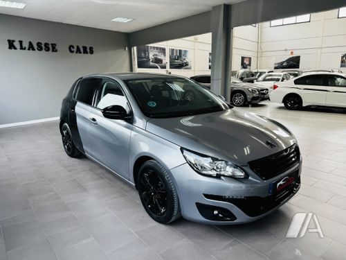 Peugeot 308 1.2 Pure Tech S&S Style 2017, foto 1