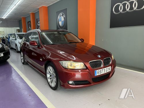 BMW Serie 3 325 i Touring xDrive 2010, foto 1