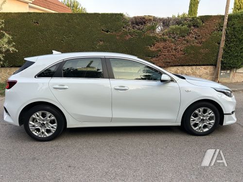 Kia cee'd f/l 5p 1.0 T-GDi Drive 2022