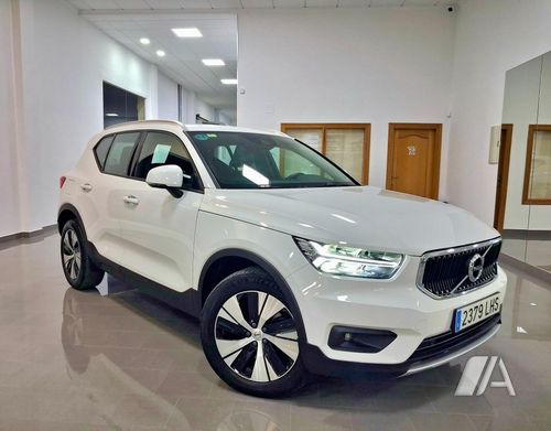 Volvo XC40 D4 AWD Momentum aut 2020