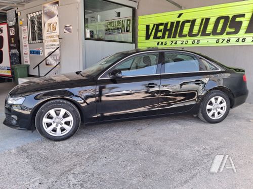 Audi A4 2.0 TDI DPF Multitronic 2011, foto 1