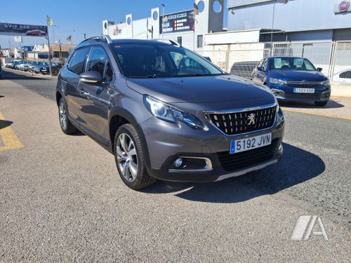Peugeot 2008 1.2 Pure Tech S&S Allure EAT6 (2017) 2017, foto 1
