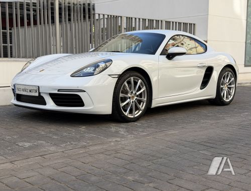 Porsche Cayman 2017, foto 1