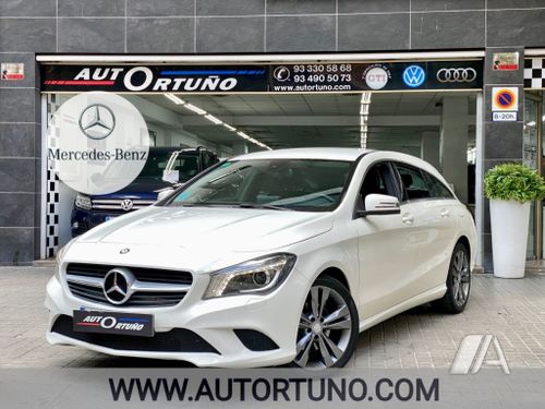 Mercedes-Benz CLA Shooting Brake 200 CDI Urban (X117) 2015, foto 1