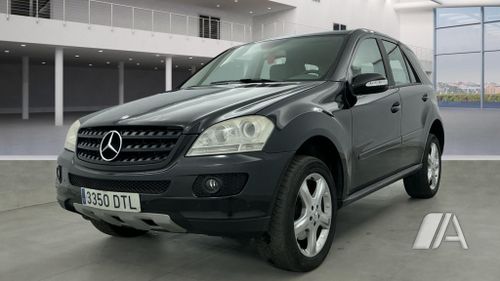 Mercedes-Benz Clase M 2005, foto 1