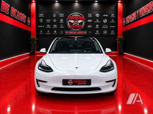 Tesla Model 3 2023, foto 1