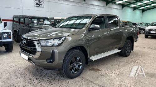 Toyota Hilux 2023, foto 1