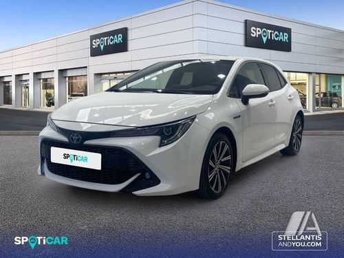 Toyota Auris 2022, foto 1