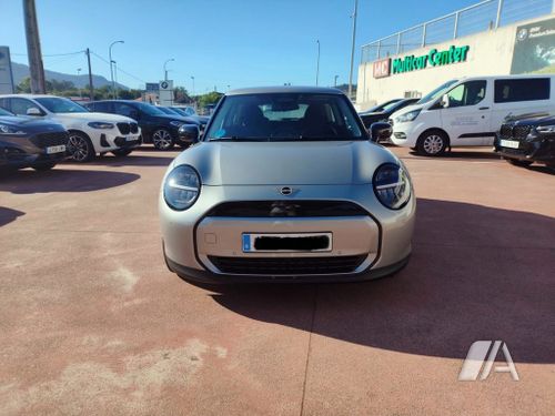 MINI 2025, foto 1