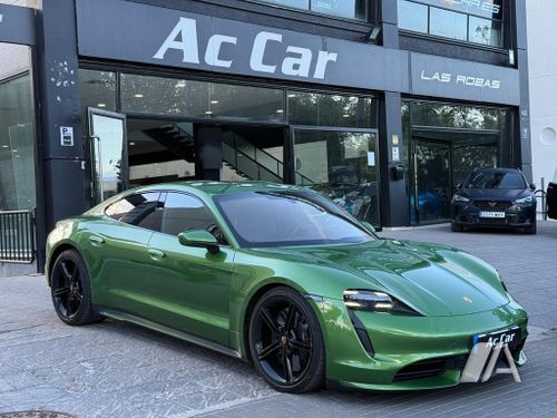 Porsche Taycan Turbo 2021, foto 1