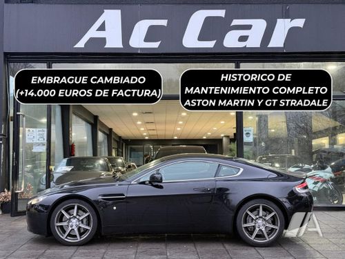 Aston Martin Vantage 2011