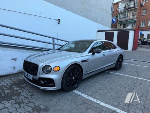Bentley Continental Flying Spur 2023, foto 1