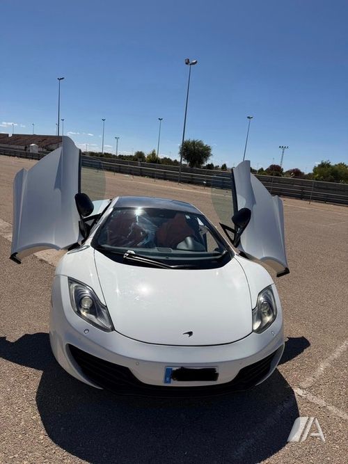 McLaren MP4-12C V8 2012, foto 1