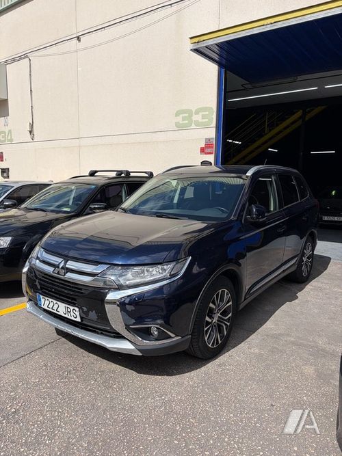 Mitsubishi Outlander 220 DI-D 6AT Motion 4WD 2016
