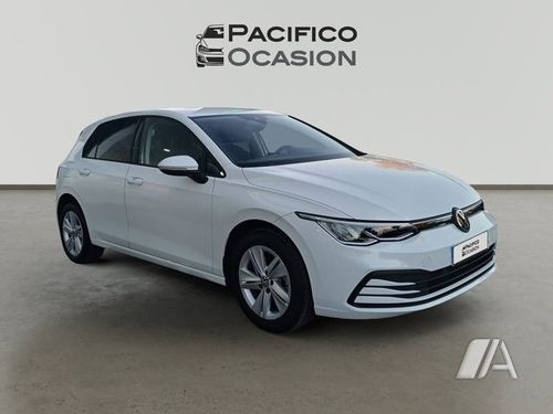 Volkswagen Golf 8 1.0 eTSI DSG 2024, foto 1