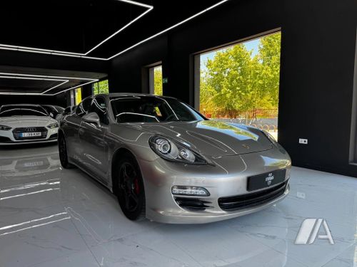 Porsche Panamera Platinum Edition 2012, foto 1